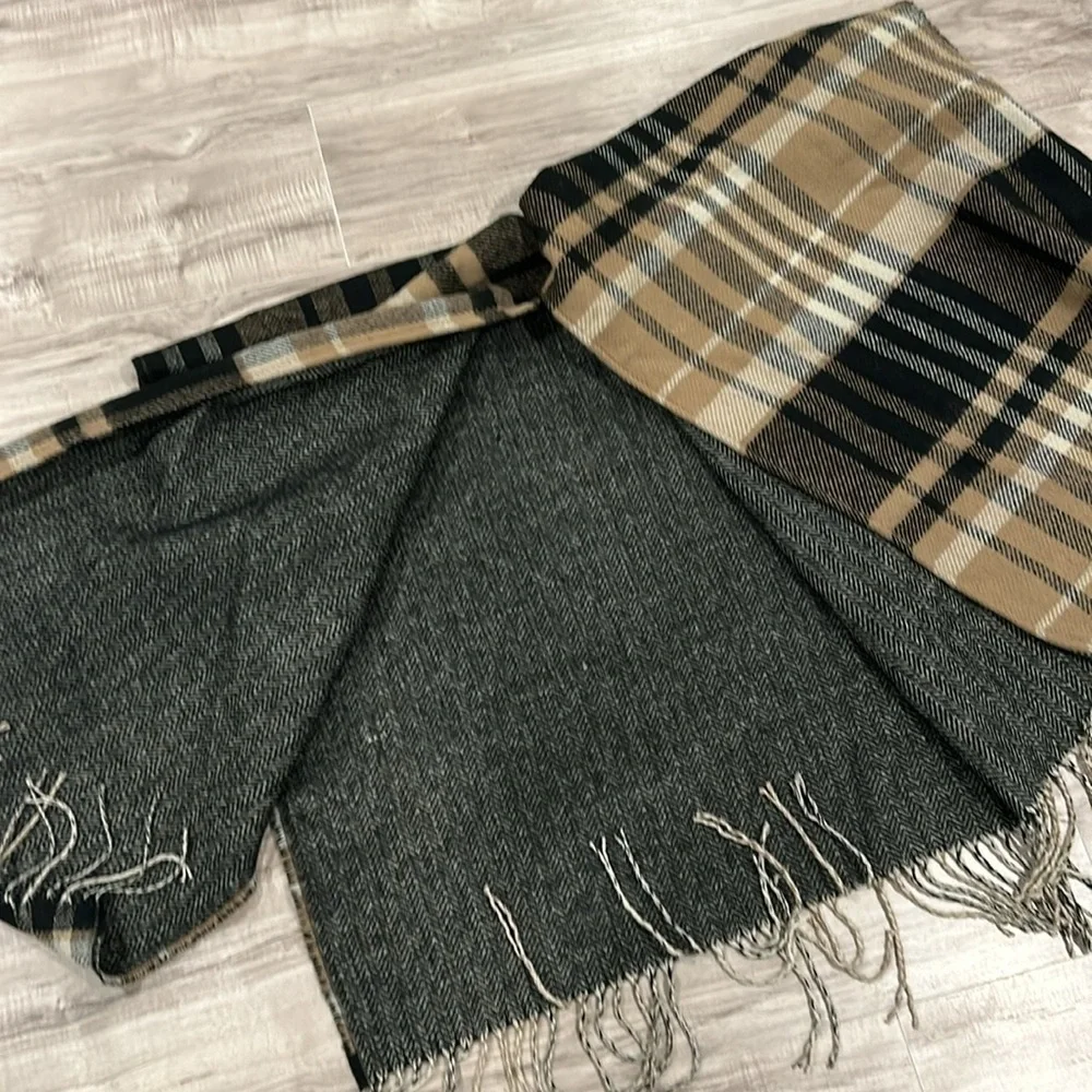 Poncho by Liz Claiborne neutral plaid